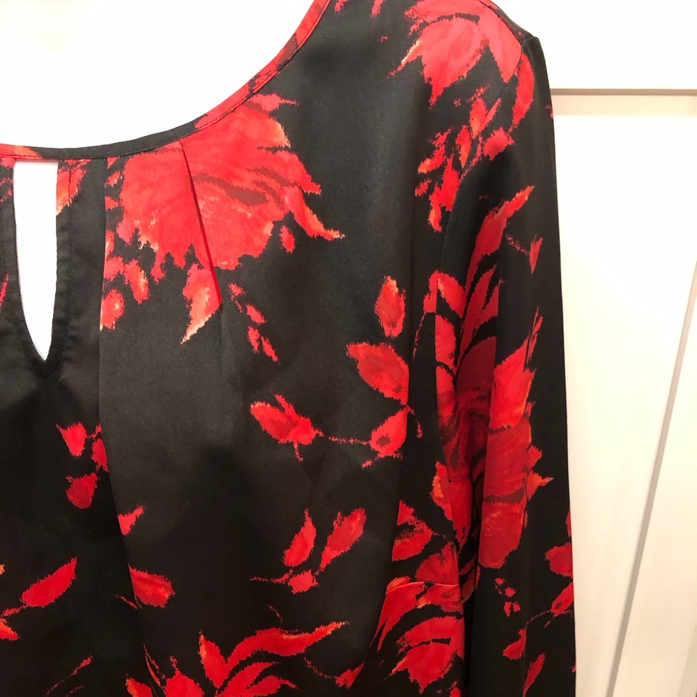 Tabots Black Long Sleeve Red Floral Motif Christmas/ Holidays Women’s 1x Petite